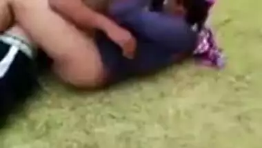 Driver caught lover fucking his wife outdoor in hot Desi mms video