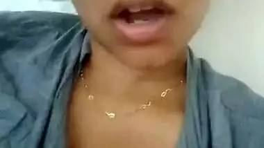 Desi hot girl ka nipple