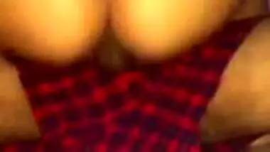 Fuck with next door girl when her husband goes out for work අයිය වැඩට ගියවෙලාවෙ එහාගෙදර අක්කට හිකුව