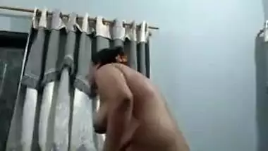 Bored Desi BBW takes off clothes to act in the first porn video