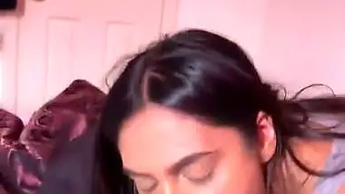 Hot and sexy babe from Delhi gives an Indian blowjob