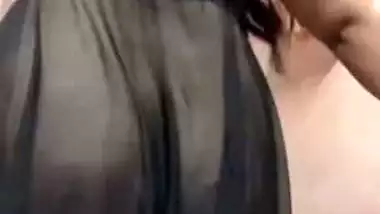 Tattooed cam girl nude pussy rubbing viral video call