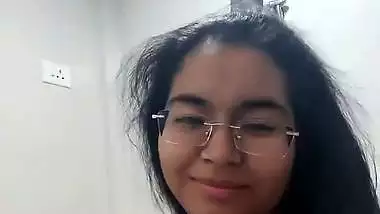 Tattooed wife milking boobs show selfie viral clip