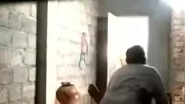 House owner fucks Desi babe and takes XXX video on MMS