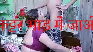 Sexy Desi XXX babe gets her virgin pussy hard fucked MMS