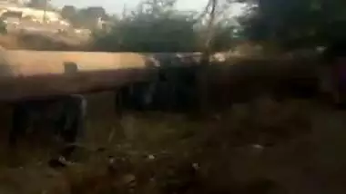 Horny man fucks a desi randi in a plastic hut on the road