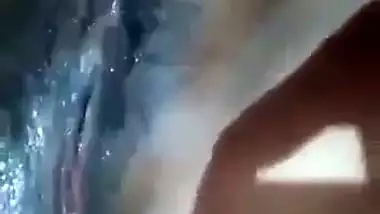 Nude desi Muslim lady fucks her pussy with a plastic dildo