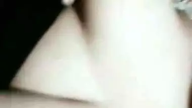 Desi cutie boobs show selfie video making viral MMS