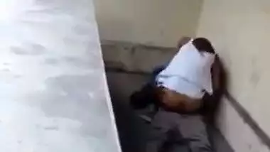 Outdoor xxx MMS of a college couple fucking behind the college
