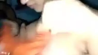 Amateur Desi bhabhi wearing new bra while devar recording n squeezing her boobs